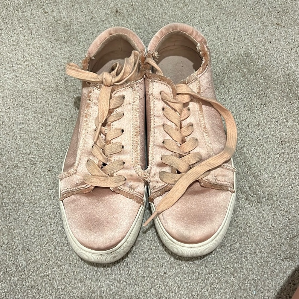 Kenneth Cole pink sneakers